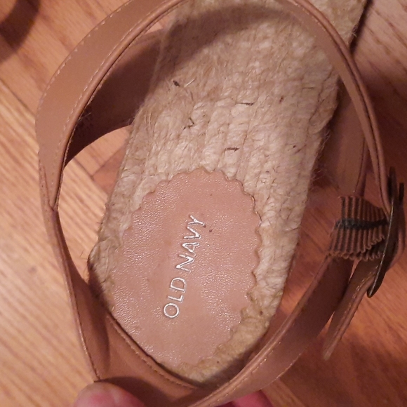 NWOT sz 11 high wedge sandals straps buckle - Picture 4 of 9